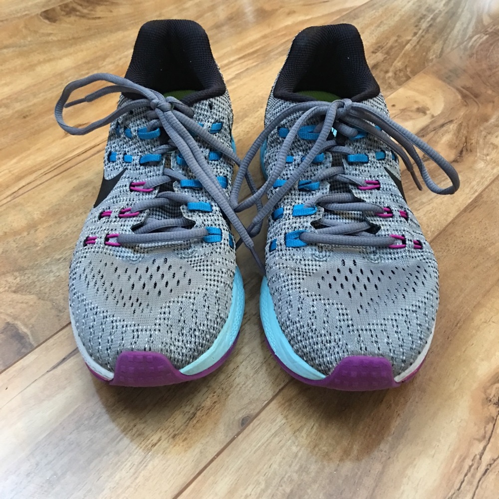 Women’s Nike running shoe size 8 1/2